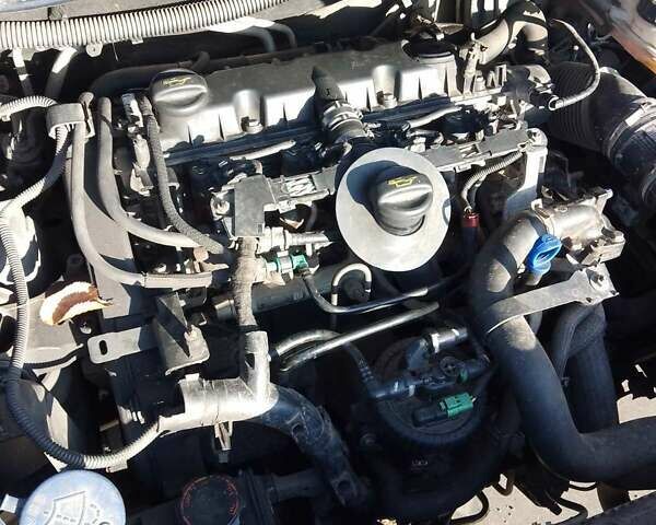 Серый Ситроен Ксара Пикассо, объемом двигателя 2 л и пробегом 270 тыс. км за 4500 $, фото 8 на Automoto.ua