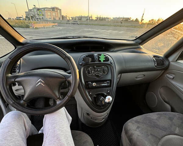 Серый Ситроен Ксара Пикассо, объемом двигателя 1.59 л и пробегом 174 тыс. км за 3200 $, фото 14 на Automoto.ua