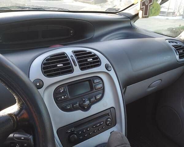 Серый Ситроен Ксара Пикассо, объемом двигателя 2 л и пробегом 270 тыс. км за 4500 $, фото 4 на Automoto.ua