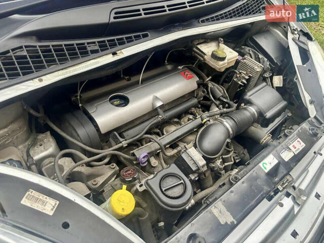 Серый Ситроен Ксара Пикассо, объемом двигателя 2 л и пробегом 256 тыс. км за 3800 $, фото 17 на Automoto.ua