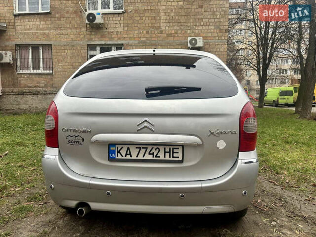 Серый Ситроен Ксара Пикассо, объемом двигателя 2 л и пробегом 256 тыс. км за 3800 $, фото 5 на Automoto.ua