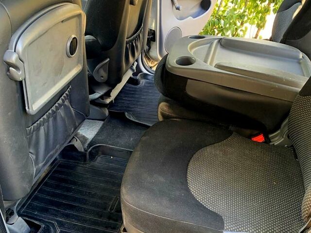 Серый Ситроен Ксара Пикассо, объемом двигателя 1.6 л и пробегом 263 тыс. км за 4200 $, фото 8 на Automoto.ua