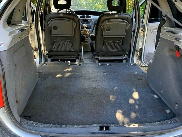 Серый Ситроен Ксара Пикассо, объемом двигателя 1.6 л и пробегом 263 тыс. км за 4200 $, фото 11 на Automoto.ua