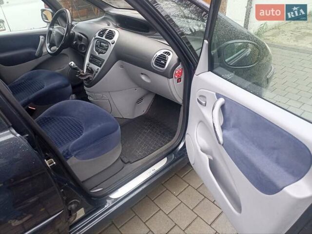 Серый Ситроен Ксара Пикассо, объемом двигателя 1.59 л и пробегом 284 тыс. км за 4000 $, фото 9 на Automoto.ua