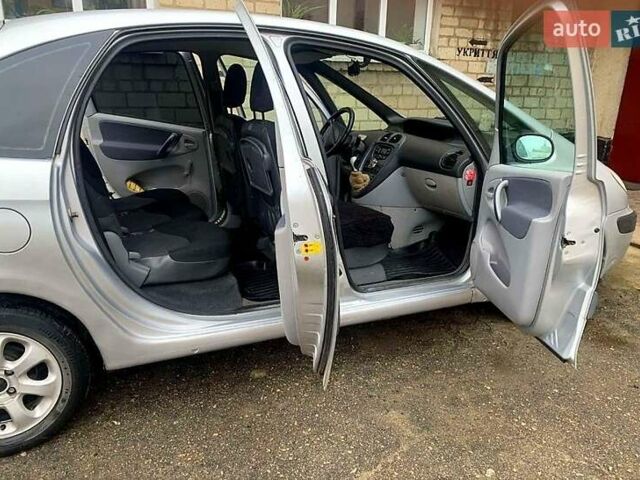 Серый Ситроен Ксара Пикассо, объемом двигателя 1.6 л и пробегом 263 тыс. км за 4200 $, фото 2 на Automoto.ua