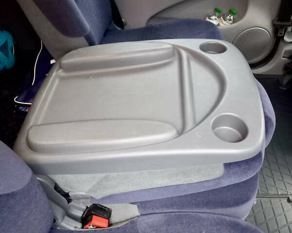 Серый Ситроен Ксара Пикассо, объемом двигателя 2 л и пробегом 256 тыс. км за 3800 $, фото 16 на Automoto.ua