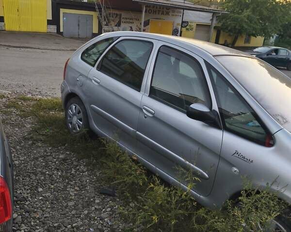 Серый Ситроен Ксара Пикассо, объемом двигателя 1.59 л и пробегом 141 тыс. км за 3000 $, фото 1 на Automoto.ua