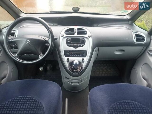 Серый Ситроен Ксара Пикассо, объемом двигателя 1.59 л и пробегом 284 тыс. км за 4000 $, фото 10 на Automoto.ua