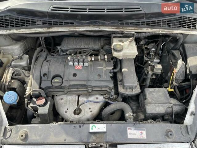 Сірий Сітроен Ксара Пікассо, об'ємом двигуна 1.59 л та пробігом 240 тис. км за 4000 $, фото 18 на Automoto.ua