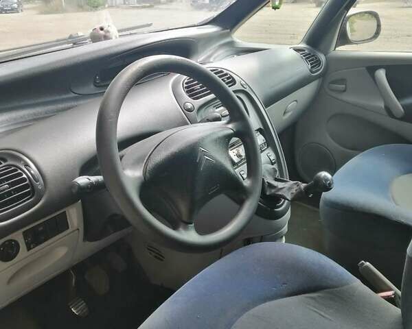 Сірий Сітроен Ксара Пікассо, об'ємом двигуна 1.6 л та пробігом 340 тис. км за 3500 $, фото 5 на Automoto.ua