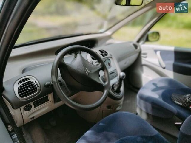 Серый Ситроен Ксара Пикассо, объемом двигателя 1.6 л и пробегом 253 тыс. км за 3400 $, фото 5 на Automoto.ua