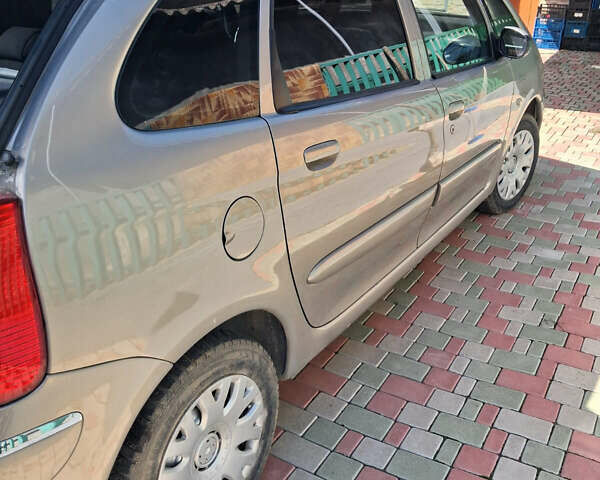 Серый Ситроен Ксара Пикассо, объемом двигателя 1.58 л и пробегом 208 тыс. км за 4500 $, фото 5 на Automoto.ua