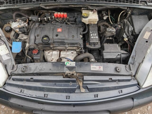 Сірий Сітроен Ксара Пікассо, об'ємом двигуна 1.6 л та пробігом 300 тис. км за 3950 $, фото 10 на Automoto.ua