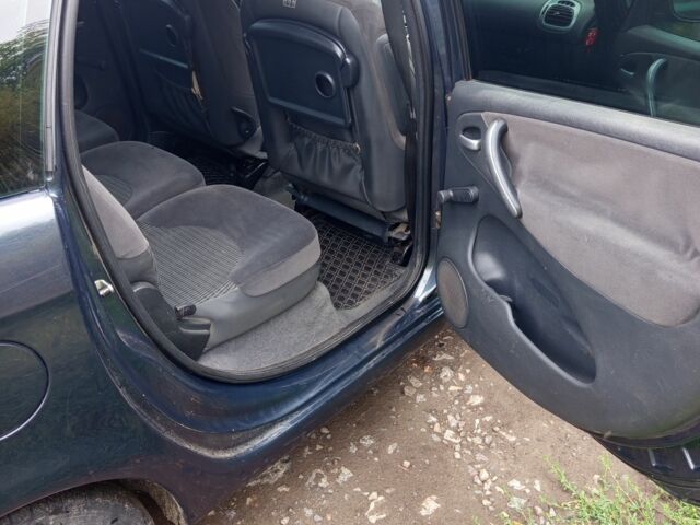 Сірий Сітроен Ксара Пікассо, об'ємом двигуна 1.6 л та пробігом 300 тис. км за 3950 $, фото 11 на Automoto.ua