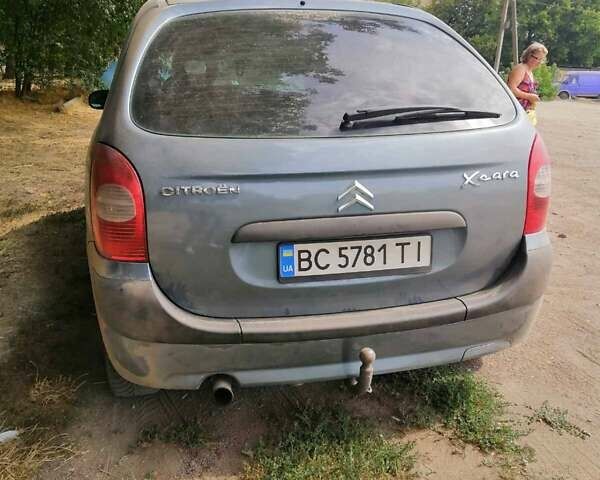 Сірий Сітроен Ксара Пікассо, об'ємом двигуна 1.6 л та пробігом 340 тис. км за 3500 $, фото 2 на Automoto.ua