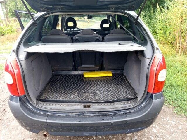 Сірий Сітроен Ксара Пікассо, об'ємом двигуна 1.6 л та пробігом 300 тис. км за 3950 $, фото 8 на Automoto.ua