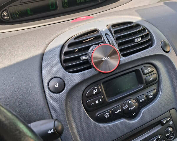 Серый Ситроен Ксара Пикассо, объемом двигателя 1.58 л и пробегом 208 тыс. км за 4500 $, фото 8 на Automoto.ua