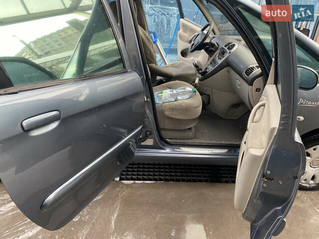 Серый Ситроен Ксара Пикассо, объемом двигателя 1.6 л и пробегом 180 тыс. км за 3550 $, фото 1 на Automoto.ua