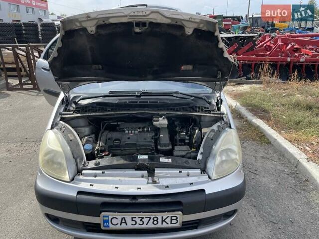 Сірий Сітроен Ксара Пікассо, об'ємом двигуна 1.59 л та пробігом 240 тис. км за 4000 $, фото 17 на Automoto.ua