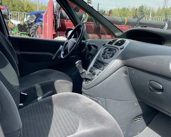 Сірий Сітроен Ксара Пікассо, об'ємом двигуна 1.59 л та пробігом 240 тис. км за 4000 $, фото 11 на Automoto.ua