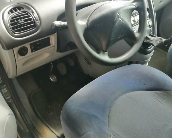 Сірий Сітроен Ксара Пікассо, об'ємом двигуна 1.6 л та пробігом 340 тис. км за 3500 $, фото 4 на Automoto.ua