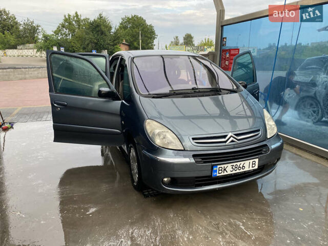 Серый Ситроен Ксара Пикассо, объемом двигателя 1.6 л и пробегом 180 тыс. км за 3550 $, фото 5 на Automoto.ua