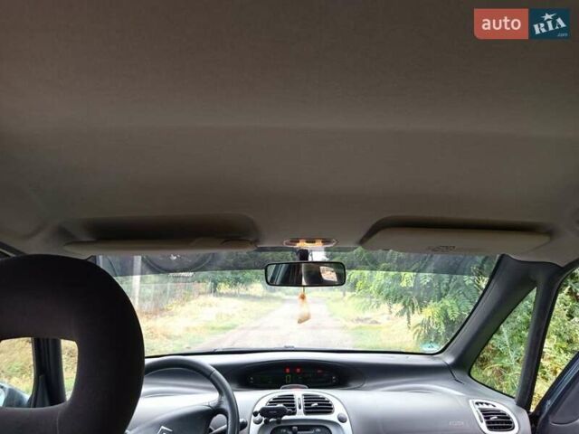 Серый Ситроен Ксара Пикассо, объемом двигателя 1.6 л и пробегом 300 тыс. км за 3950 $, фото 6 на Automoto.ua