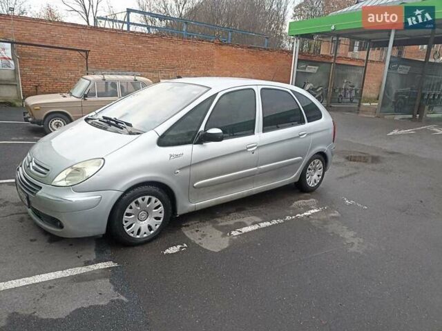 Серый Ситроен Ксара Пикассо, объемом двигателя 1.6 л и пробегом 260 тыс. км за 4200 $, фото 7 на Automoto.ua