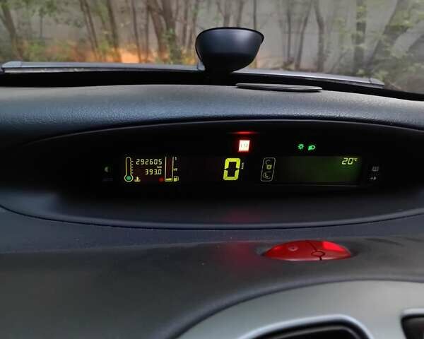 Сірий Сітроен Ксара Пікассо, об'ємом двигуна 1.6 л та пробігом 290 тис. км за 4300 $, фото 1 на Automoto.ua