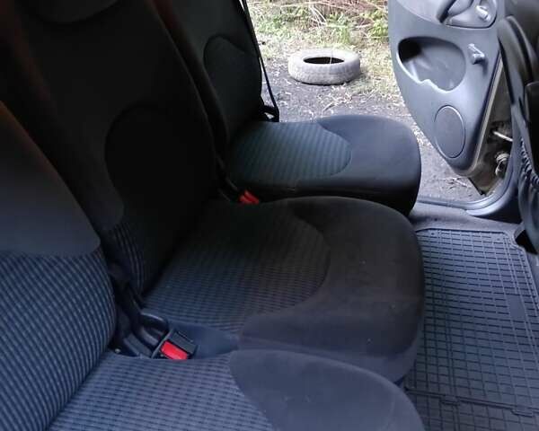 Сірий Сітроен Ксара Пікассо, об'ємом двигуна 1.6 л та пробігом 290 тис. км за 4300 $, фото 13 на Automoto.ua