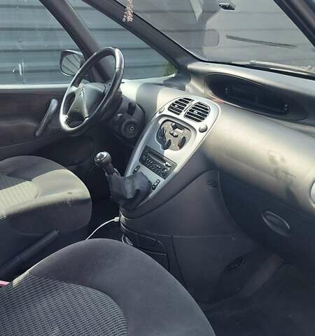 Серый Ситроен Ксара Пикассо, объемом двигателя 1.59 л и пробегом 217 тыс. км за 4500 $, фото 8 на Automoto.ua