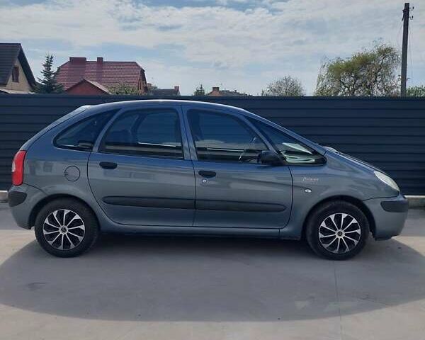 Серый Ситроен Ксара Пикассо, объемом двигателя 1.59 л и пробегом 217 тыс. км за 4500 $, фото 10 на Automoto.ua