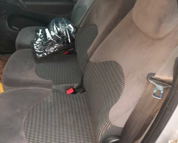 Сірий Сітроен Ксара Пікассо, об'ємом двигуна 1.6 л та пробігом 268 тис. км за 3900 $, фото 4 на Automoto.ua