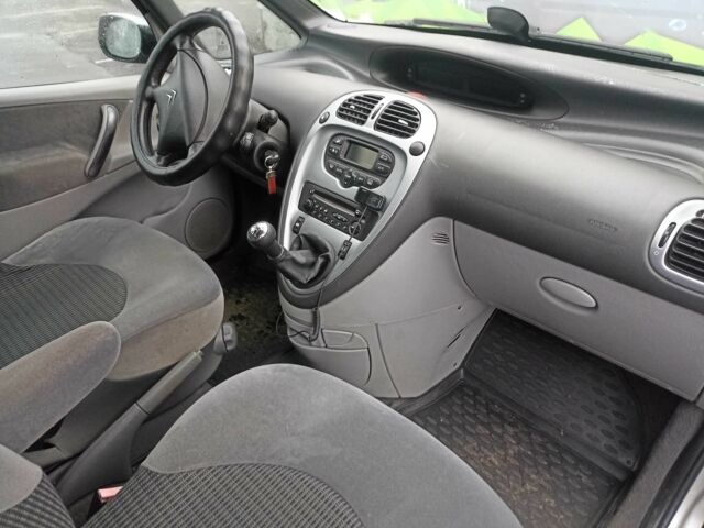 Сірий Сітроен Ксара Пікассо, об'ємом двигуна 1.6 л та пробігом 260 тис. км за 4200 $, фото 7 на Automoto.ua