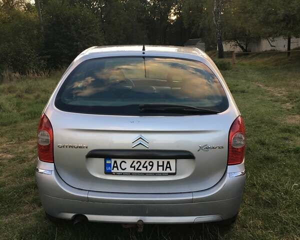 Сірий Сітроен Ксара Пікассо, об'ємом двигуна 1.59 л та пробігом 267 тис. км за 3599 $, фото 6 на Automoto.ua