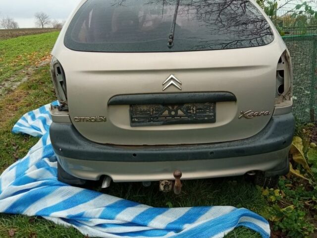 Сірий Сітроен Ксара Пікассо, об'ємом двигуна 1.7 л та пробігом 350 тис. км за 1071 $, фото 1 на Automoto.ua