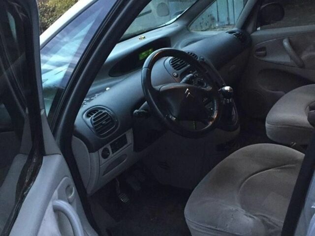 Серый Ситроен Ксара Пикассо, объемом двигателя 1.6 л и пробегом 241 тыс. км за 3200 $, фото 4 на Automoto.ua