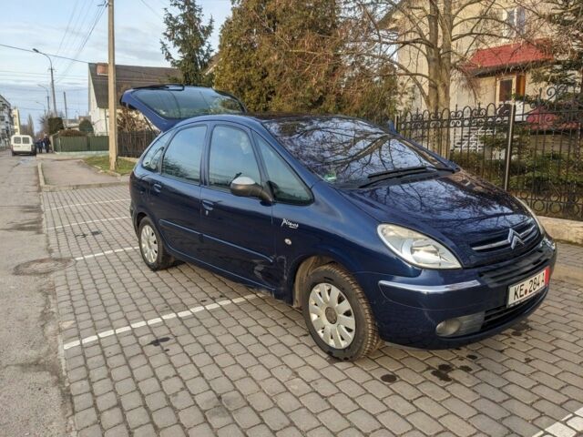 Синий Ситроен Ксара Пикассо, объемом двигателя 1.6 л и пробегом 217 тыс. км за 3300 $, фото 9 на Automoto.ua