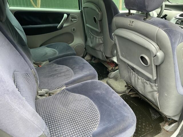 Ситроен Ксара Пикассо 2003 в Смеле на Automoto.ua Синий Ситроен Ксара Пикассо, объемом двигателя 2 л и пробегом 300 тыс. км за 1600 $, фото 11 на Automoto.ua