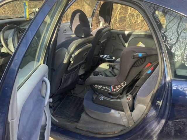 Синий Ситроен Ксара Пикассо, объемом двигателя 2 л и пробегом 302 тыс. км за 1400 $, фото 4 на Automoto.ua