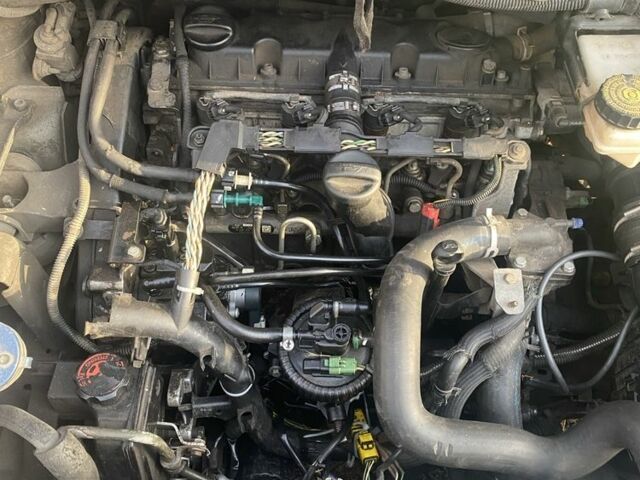 Синий Ситроен Ксара Пикассо, объемом двигателя 2 л и пробегом 302 тыс. км за 1400 $, фото 10 на Automoto.ua