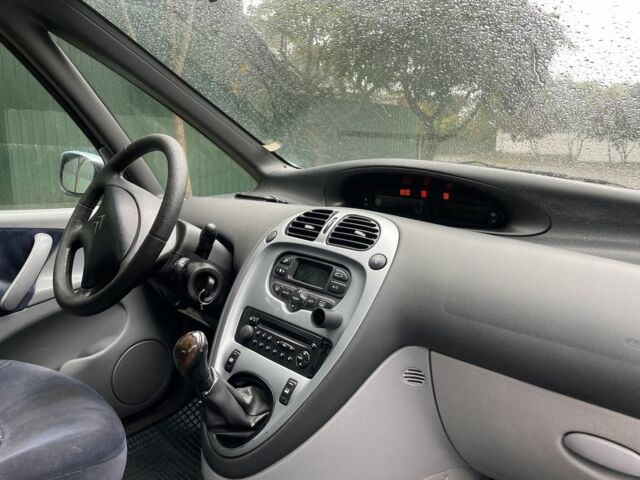 Ситроен Ксара Пикассо 2003 в Смеле на Automoto.ua Синий Ситроен Ксара Пикассо, объемом двигателя 2 л и пробегом 300 тыс. км за 1600 $, фото 10 на Automoto.ua