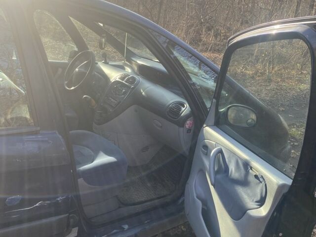 Синий Ситроен Ксара Пикассо, объемом двигателя 2 л и пробегом 302 тыс. км за 1400 $, фото 3 на Automoto.ua