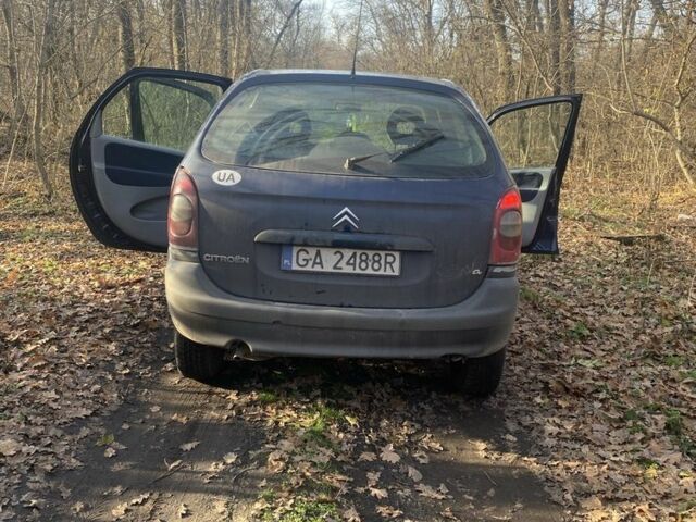 Синий Ситроен Ксара Пикассо, объемом двигателя 2 л и пробегом 302 тыс. км за 1400 $, фото 7 на Automoto.ua