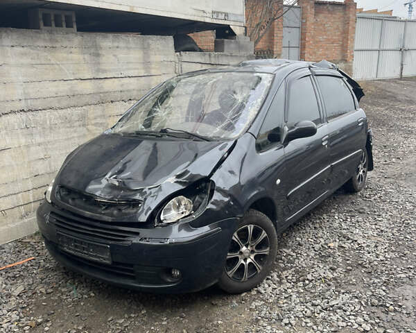 Синій Сітроен Ксара Пікассо, об'ємом двигуна 1.6 л та пробігом 300 тис. км за 1200 $, фото 1 на Automoto.ua