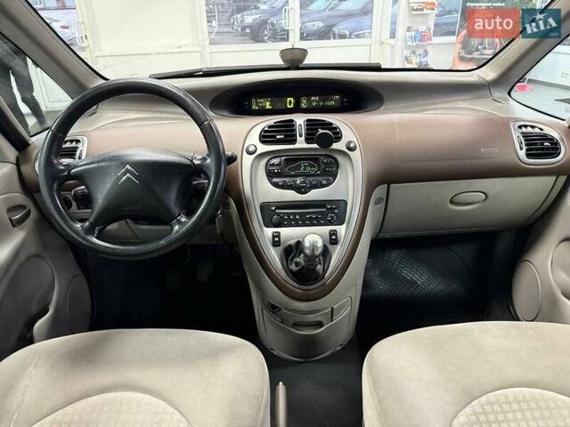 Синій Сітроен Ксара Пікассо, об'ємом двигуна 1.59 л та пробігом 215 тис. км за 4490 $, фото 17 на Automoto.ua