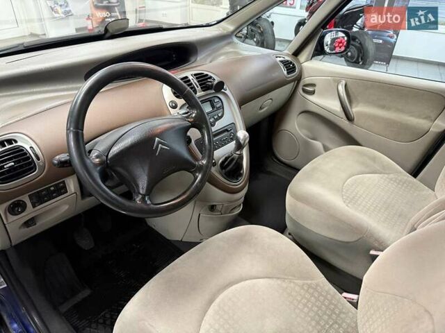 Синій Сітроен Ксара Пікассо, об'ємом двигуна 1.59 л та пробігом 215 тис. км за 4490 $, фото 16 на Automoto.ua