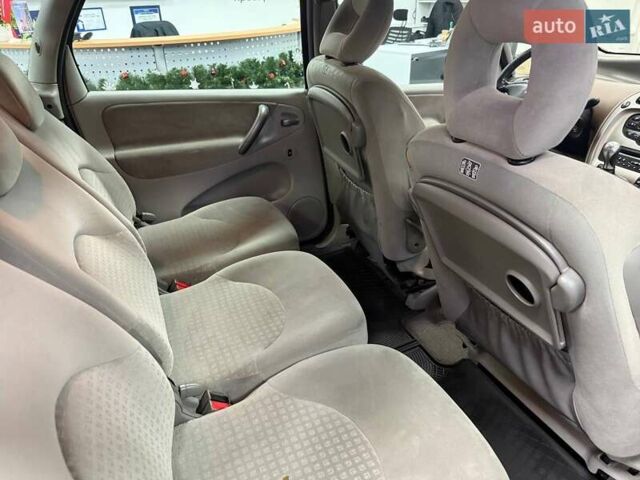 Синій Сітроен Ксара Пікассо, об'ємом двигуна 1.59 л та пробігом 215 тис. км за 4490 $, фото 26 на Automoto.ua