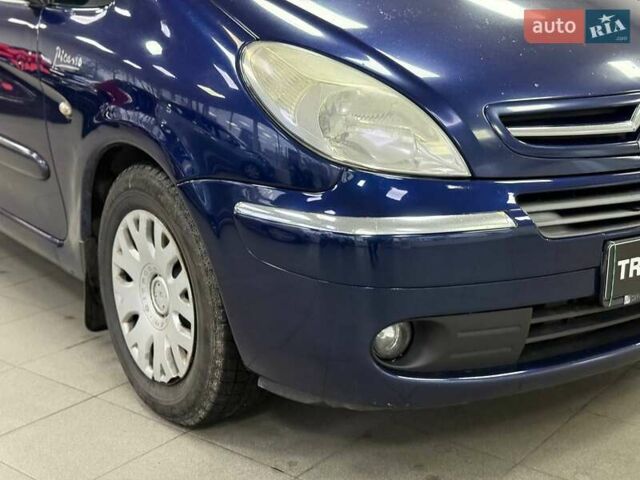 Синій Сітроен Ксара Пікассо, об'ємом двигуна 1.59 л та пробігом 215 тис. км за 4490 $, фото 2 на Automoto.ua
