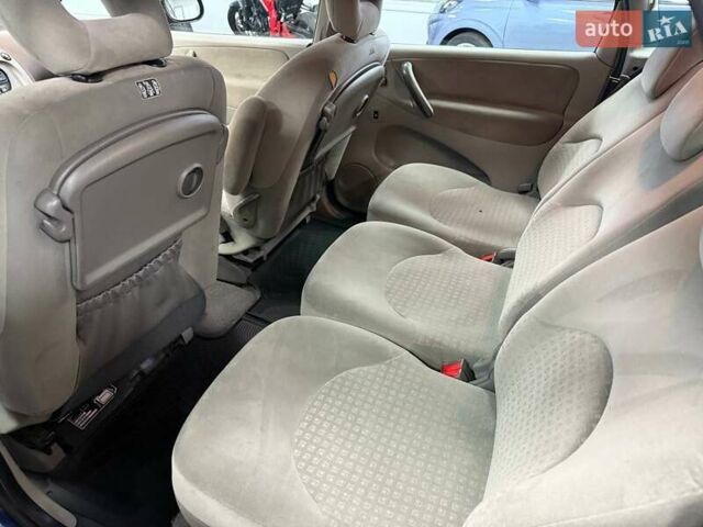 Синій Сітроен Ксара Пікассо, об'ємом двигуна 1.59 л та пробігом 215 тис. км за 4490 $, фото 27 на Automoto.ua